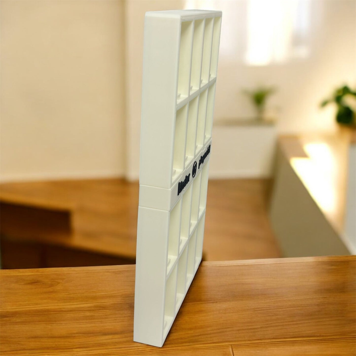 Estante personalizada para personagens DC do Kinder Surpresa